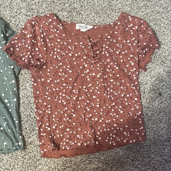 Tight-Fit Ribbed Tee - Picture 3 of 6